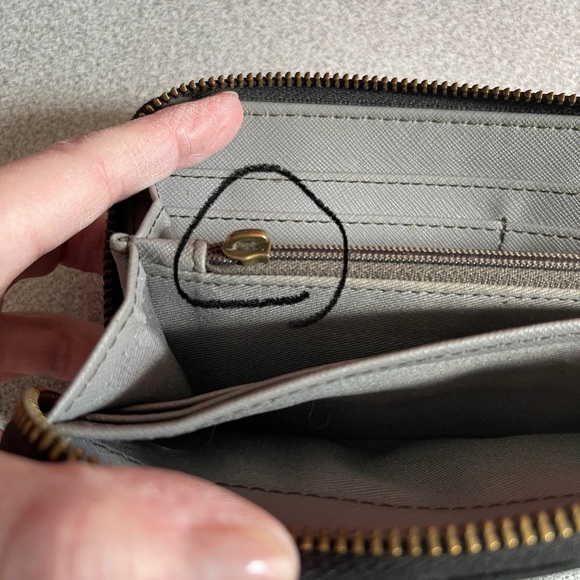 Vintage Fossil Black Leather Zip Around Wallet - Picture 10 of 13